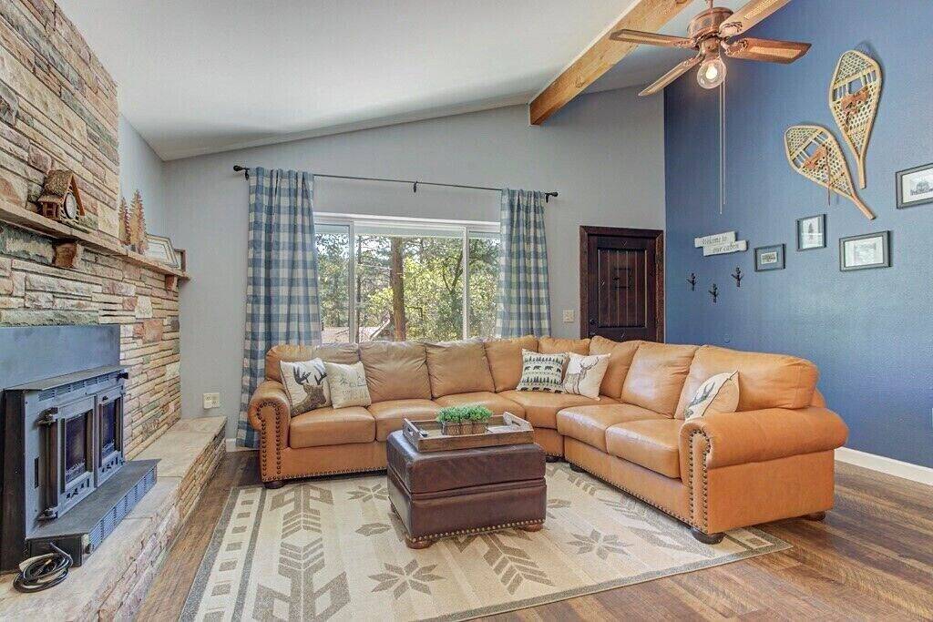 Elkchanted Inn Pine: Fully Fenced Backyard, Spacious Cabin in Woods w/King Bed in Gila County