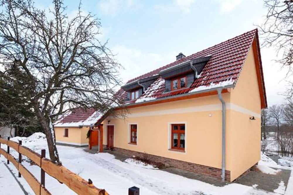 Ganze Wohnung, Ferienhaus Am Wiesengrund - Ferienhaus in Dreiheide, Nordsachsen