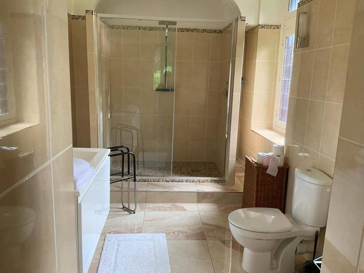 Gîte pour 2 personnes, avec terrasse ainsi que vue et jardin, animaux acceptés à L'Étang-la-Ville - 2