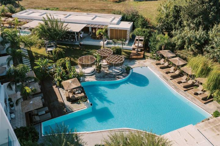 Hotel voor 2 personen, with uitzicht and tuin as well as zwembad in Faliraki