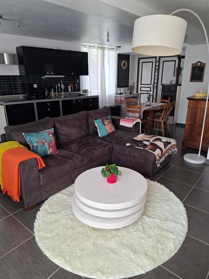 One-Bedroom House in Lamure-sur-Azergues, Région de Villefranche-sur-Saône