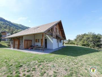 Gîte pour 4 personnes, avec jardin et terrasse à Saint-Léger-les-Mélèzes