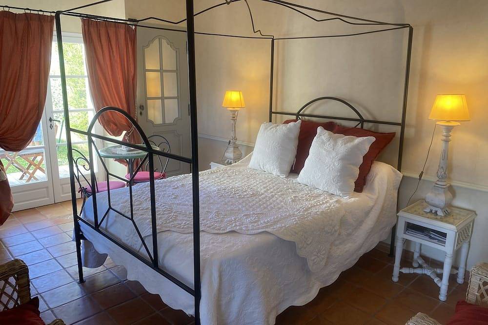 Appartement entier, Studio de Qualité, dans Bastide Provençale, vue Mer et Piscine, Cassis in Cassis, Parc national des Calanques
