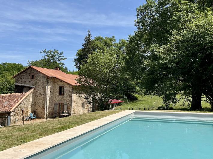 Gîte pour 6 personnes, avec piscine, adapté aux familles à Blondeur