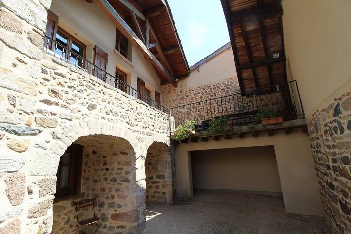 Gîte pour 6 personnes, avec Terrasse et Jardin à Vauxrenard