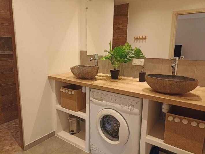 Gîte pour 5 personnes, avec piscine ainsi que jacuzzi et jardin à Chauzon - 4