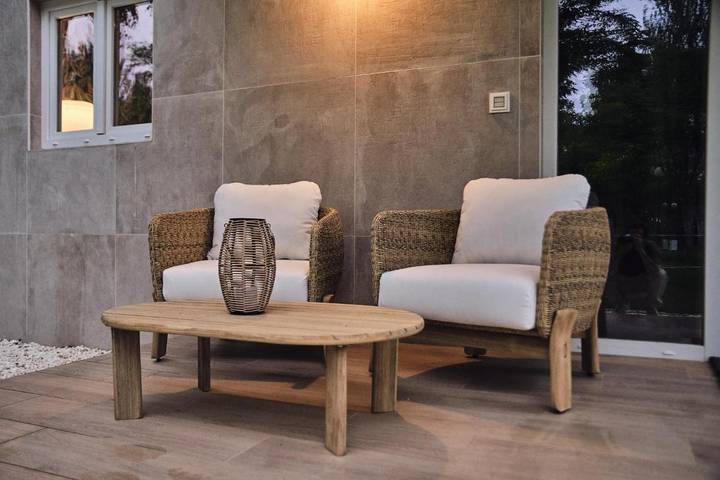 Hotel para 2 personas, con terraza además de piscina y jardín en Alfoz de Burgos - 4