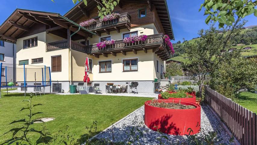 Ferienwohnung für 6 Personen, mit Garten und Balkon in Uttendorf