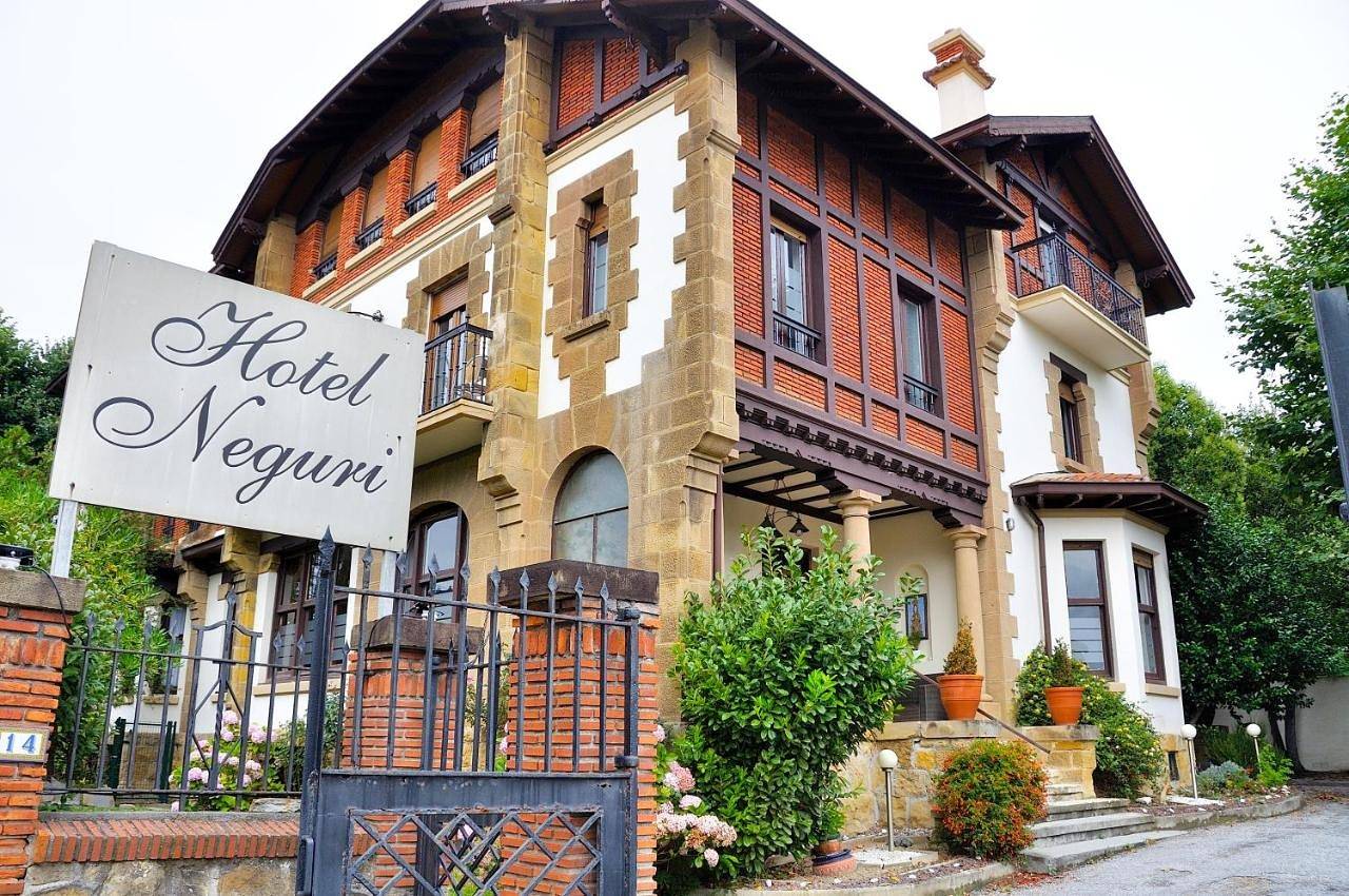 Hotel Neguri in Playa de la Bola (Getxo), Getxo