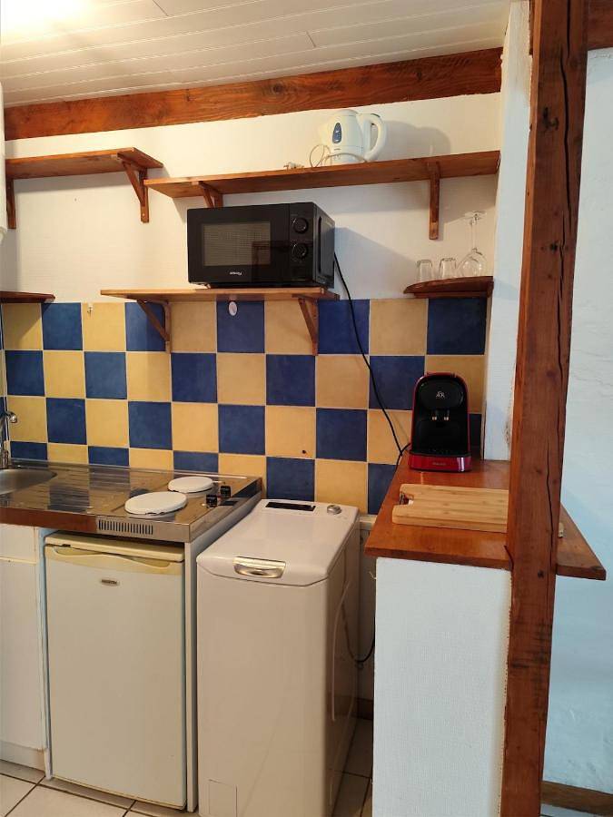 Gîte pour 2 personnes, avec terrasse à Anglade - 2
