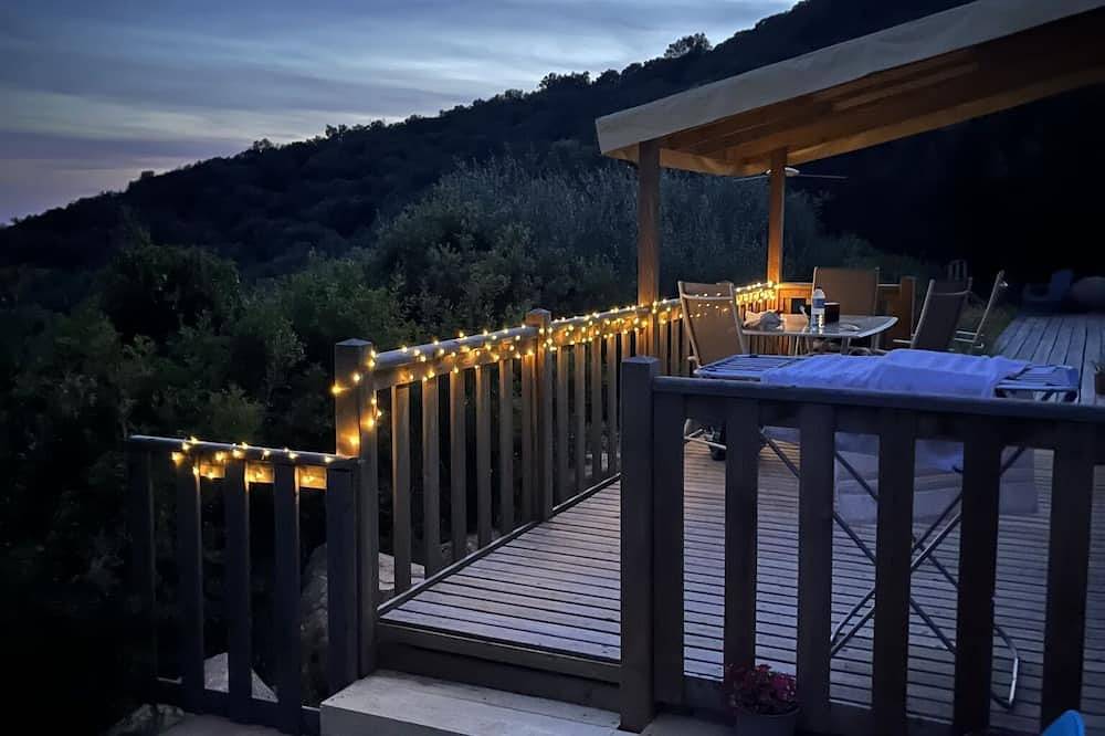 Mobilhome climatisé face au golfe du Valinco\na 10 minutes de la plage in Olmeto, Arrondissement de Sartène