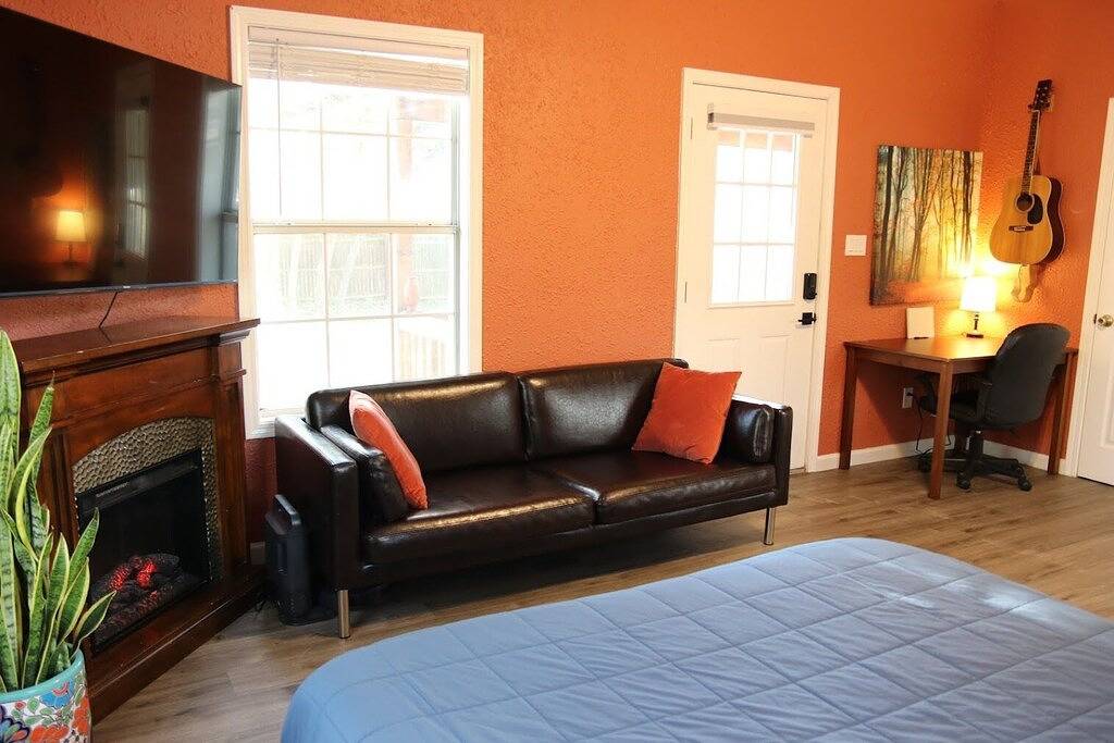 Austin Cabin in Austin, Travis County