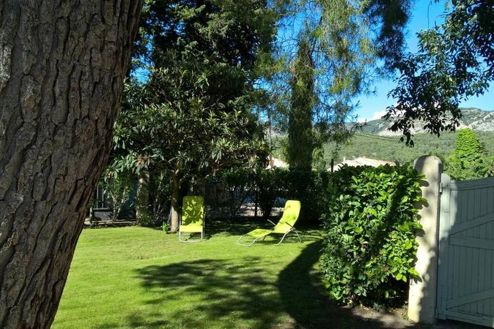 Location de vacances pour 6 personnes, avec jardin, animaux acceptés à Cheval-Blanc - 3