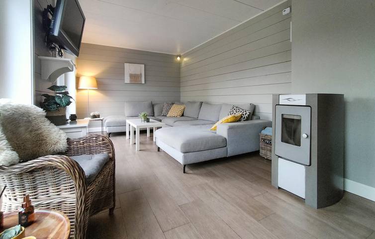 Location de vacances pour 10 personnes, avec jardin ainsi que terrasse et sauna à Vielsalm - 4
