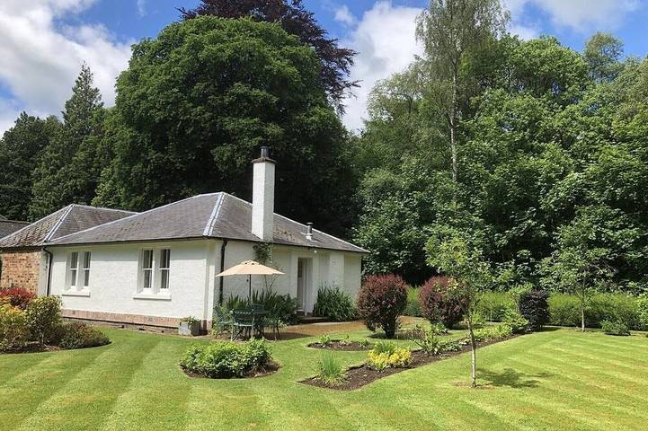 Log cabin for 4 people, with garden in Perthshire