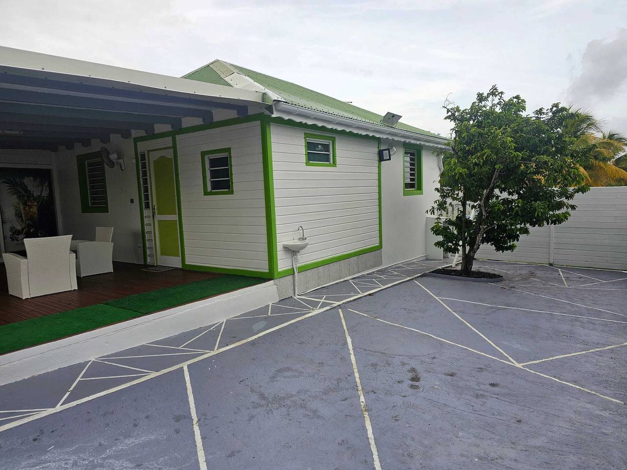 Cozy house with terrace in Petit-Canal, 45 m² in Petit-Canal, Guadeloupe (Caribbean)