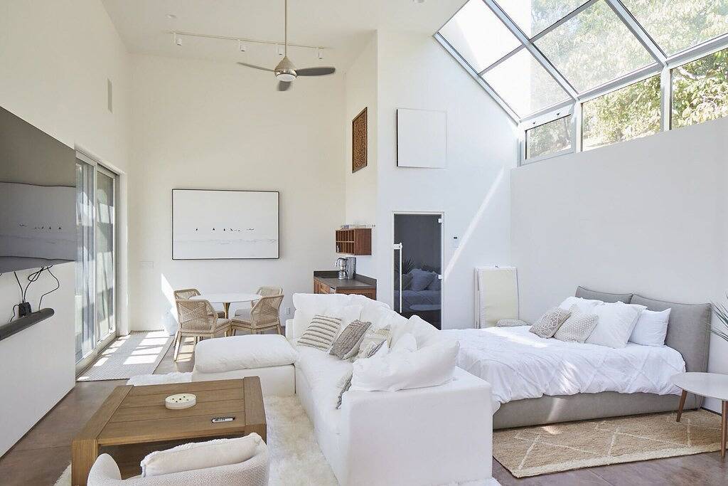 Degree Ocean Views, 47’ heated pool, stunning contemporary coastal retreat. in Montecito, Santa Barbara County