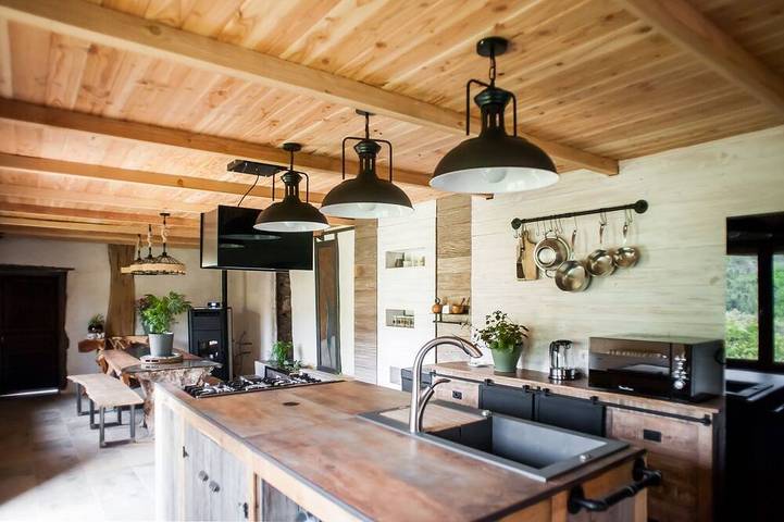 Agriturismo pour 6 personnes, avec jacuzzi et jardin dans Soustelle