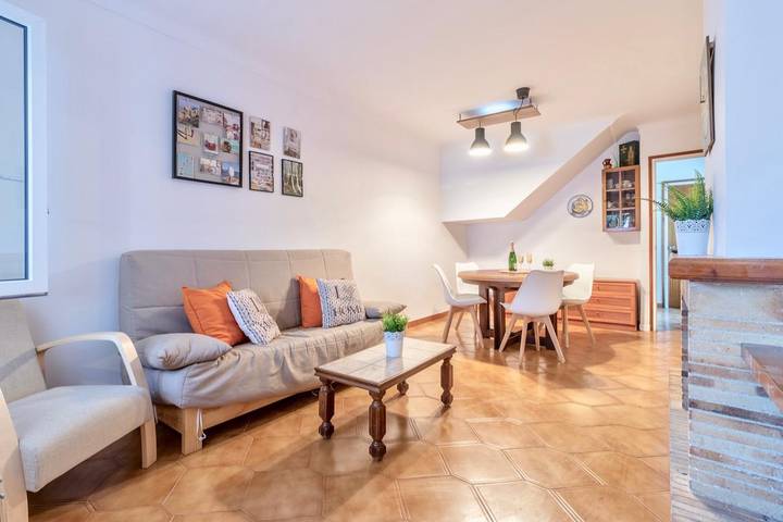 Casa rural para 5 personas, con terraza además de vistas y jardín en Alt Empordà - 3