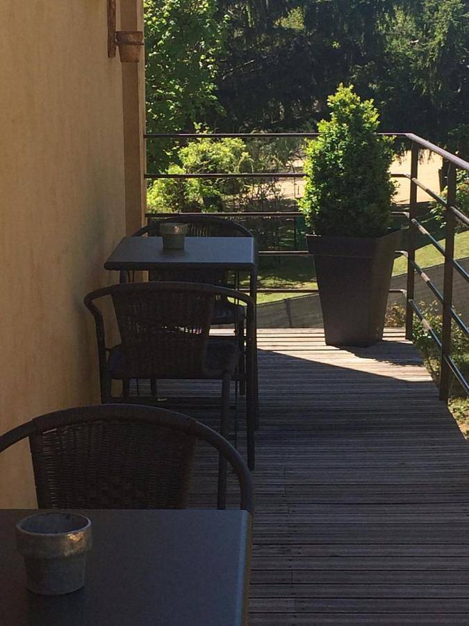 Location de vacances pour 2 personnes, avec piscine et jardin ainsi que vue et balcon à Proissans - 4