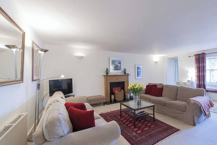 Log cabin for 5 people, with garden in Edinburgh