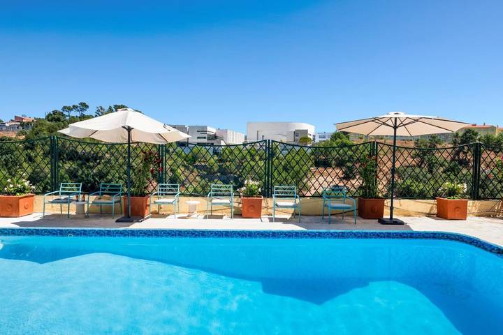 Casa rural para 2 personas, con Terraza y Jardín además de Piscina y Vistas en Estoril
