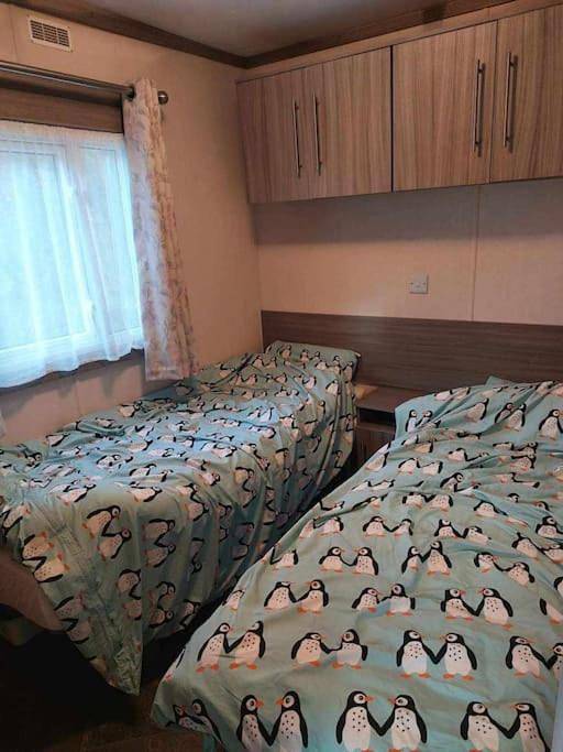 Gîte pour 4 personnes, avec piscine et bassin pour enfant ainsi que vue et jardin dans Olloy-sur-Viroin - 2