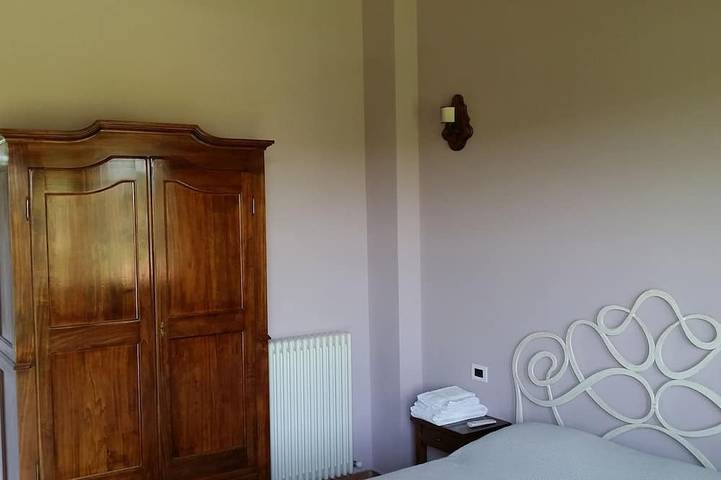 Ganze Wohnung, Ganz und Entspannen Sie sich in einem kleinen Luxuslandhaus. in Gemmano, Rimini Provinz