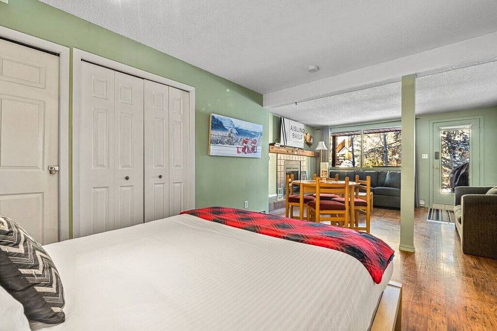 Ganze Wohnung, Mountain Paradise | Ski-in/Out | Lower Village in Panorama