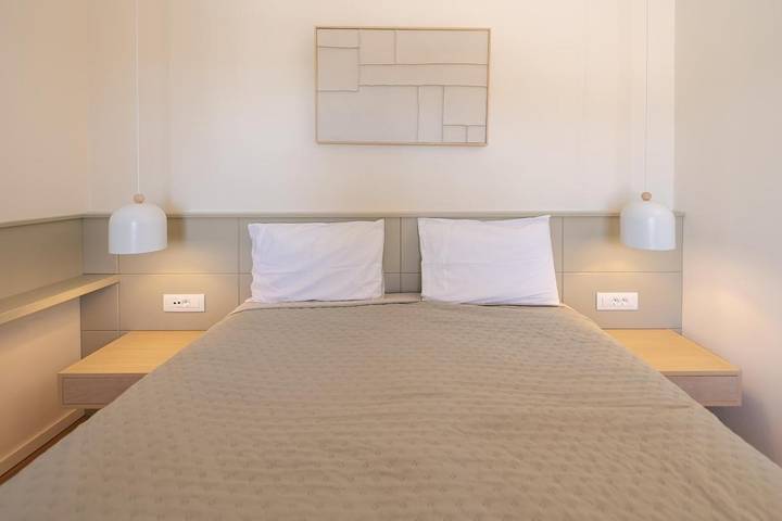 Hôtel pour 2 personnes, avec piscine ainsi que jacuzzi et jardin dans Apollonia - 2