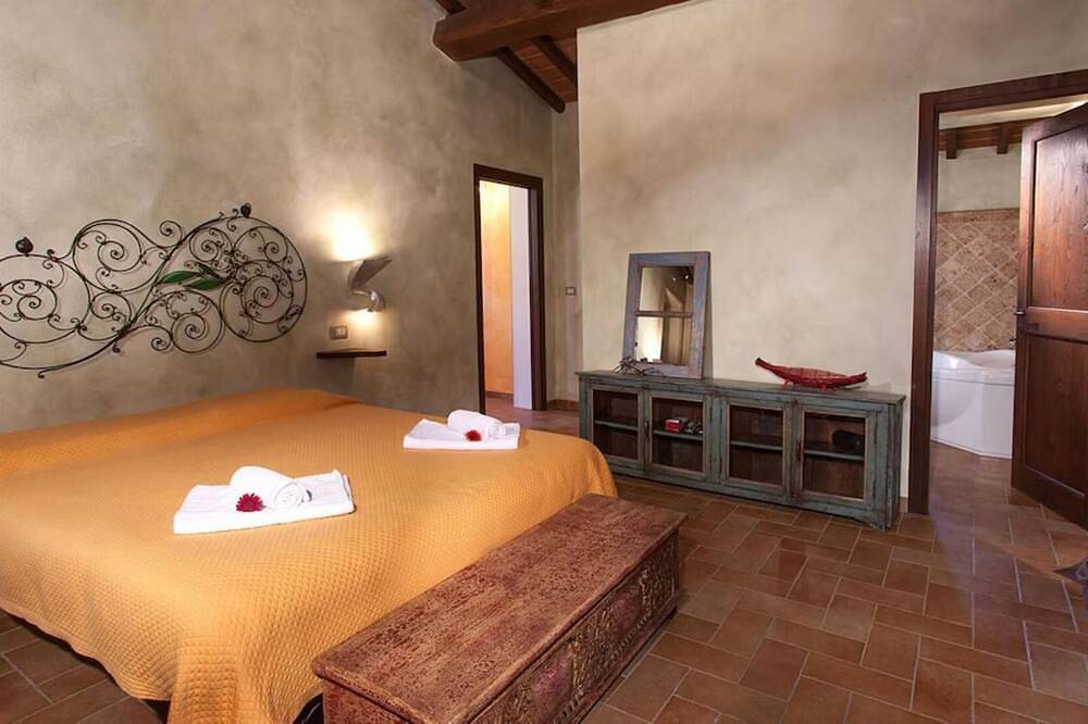 Umbria Genius Loci Farmhouse in Collazzone, Provincia de Perugia