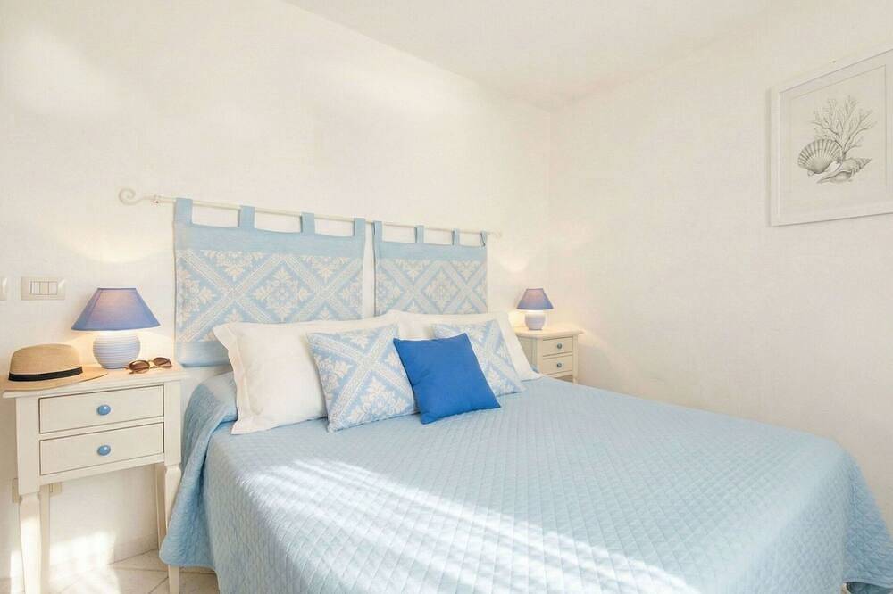 Entire apartment, Nice apartment for 6 people with A/C, pool, Tv and pets allowed in Arzachena, Costa Smeralda