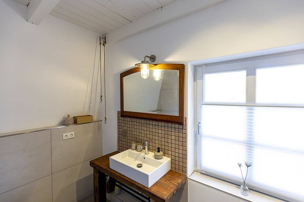 Frisch renoviertes Backsteinhaus aus den 20er Jahren in der Wingst in Wingst, Landkreis Cuxhaven