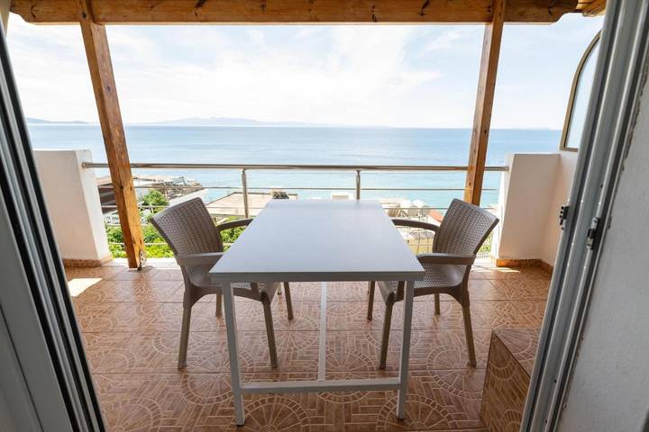 Gîte pour 2 personnes, avec vue ainsi que jardin et balcon à Himarë - 3