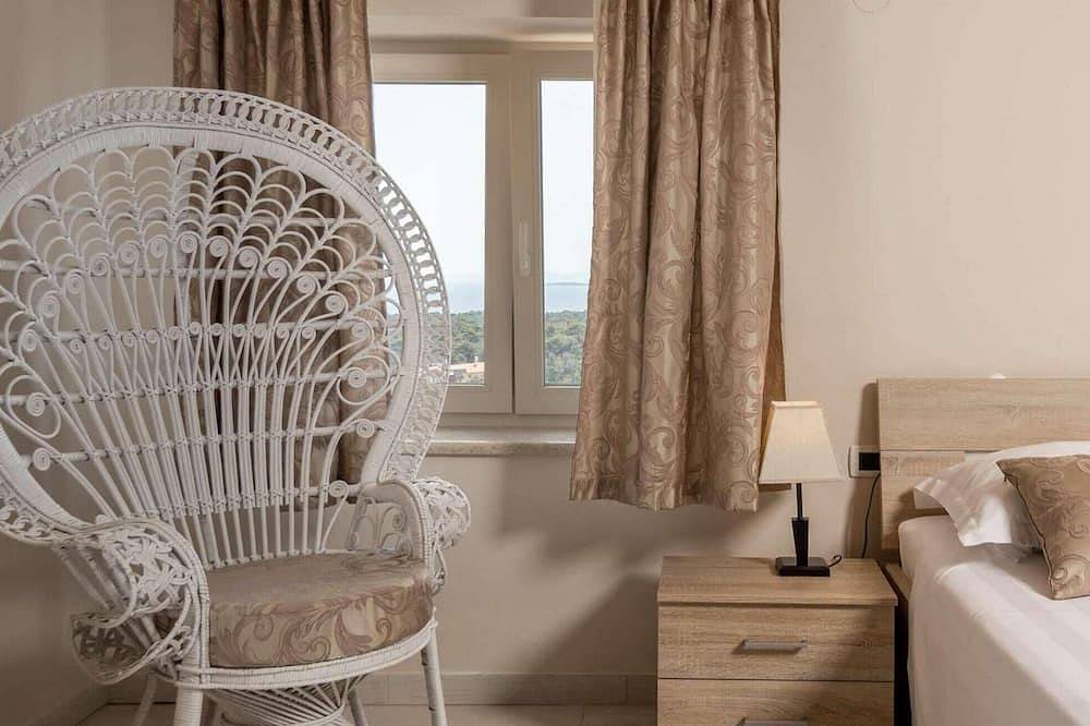 4 bedroom awesome home in Rab in Gradsko Kupaliste (Rab town), Palit