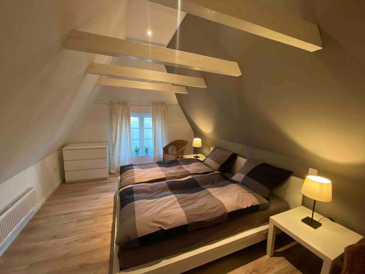 Ferienhaus unter Reet vor den Toren Sylts in Aventoft, Nordfriesland