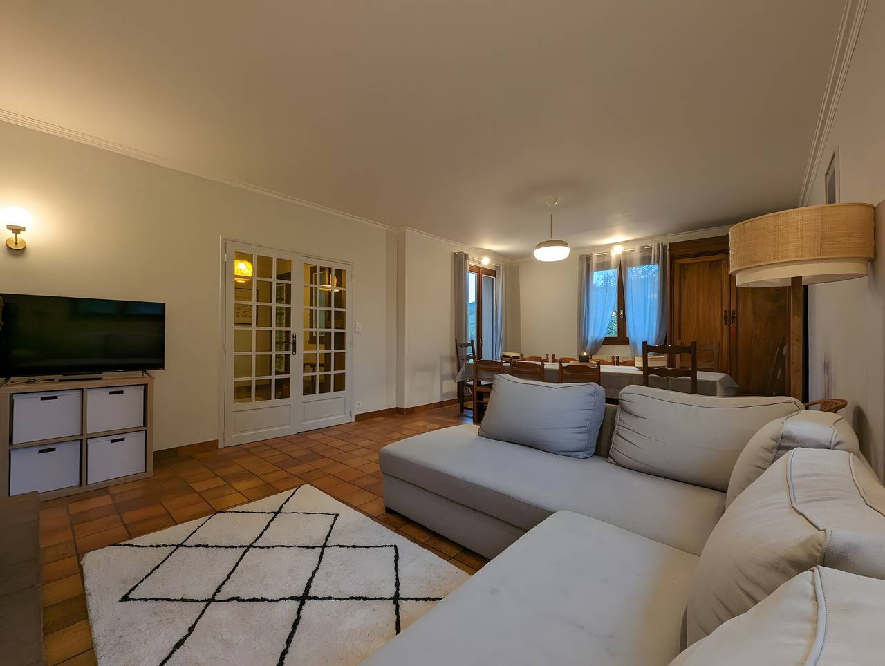 Grande Maison de Charme 12 pers - Vue Vignoble & Calme pour Familles / Amis / Sportifs in Clairvaux-d'Aveyron, Aveyron