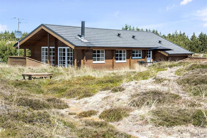 Ferieudlejning for 7 personer, med Jacuzzi og Terrasse samt Sauna i Klitmøller