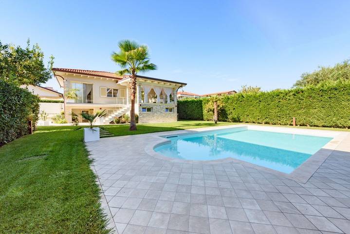 Villa für 10 Personen, mit Garten - 1