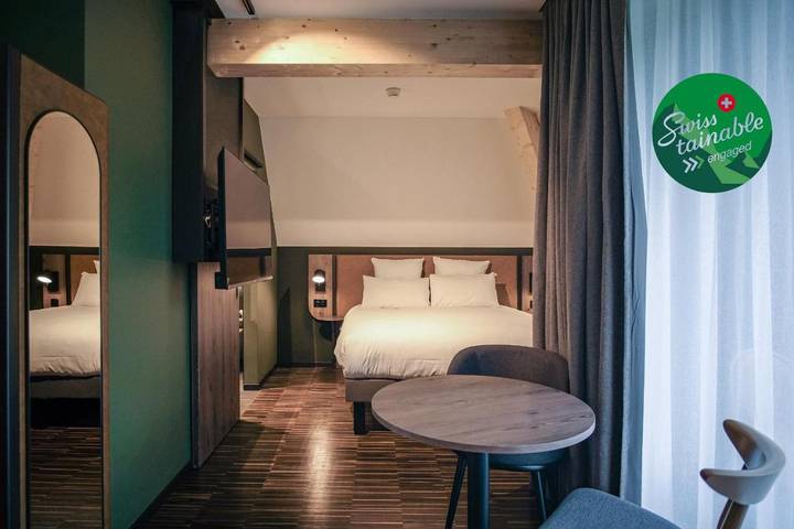 Hôtel pour 6 personnes, avec terrasse ainsi que sauna et jardin, animaux acceptés à Saint-Imier