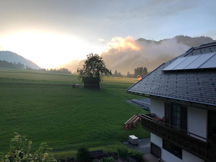 Ferienwohnung für 2 Personen, mit Balkon und Terrasse sowie Garten und Ausblick in Gitschtal