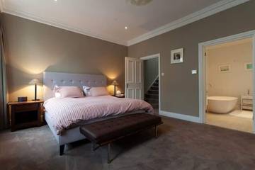 Holiday Rental for 8 People in Hammersmith and Fulham, London, Photo 1