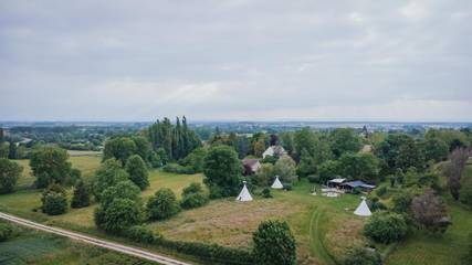 Tente pour 5 personnes, avec jardin ainsi que vue et terrasse dans Saône-et-Loire
