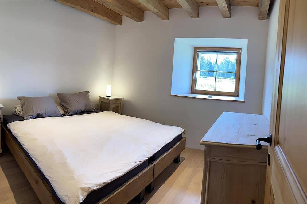 Appartamento intero, Beautiful apartment in an old renovated farmhouse in La Brévine, Cantone di Neuchâtel