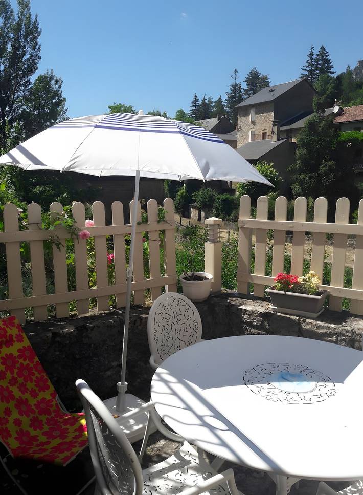 Location de vacances pour 4 personnes, avec jardin à Peyreleau