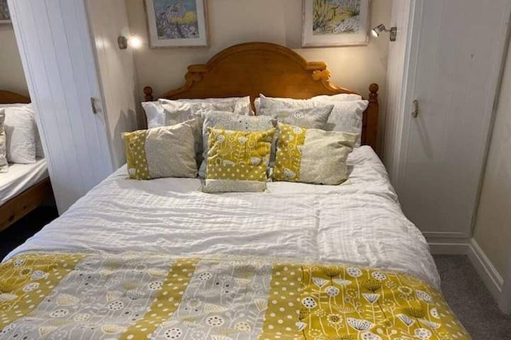 Apartamento entero, Floating Beach Hut. Seagull eye view over the famous iconic Tenby harbour. in Tenby, Pembrokeshire
