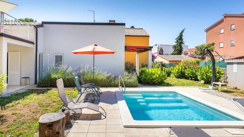 Villa für 7 Personen, mit Pool und Garten - 1