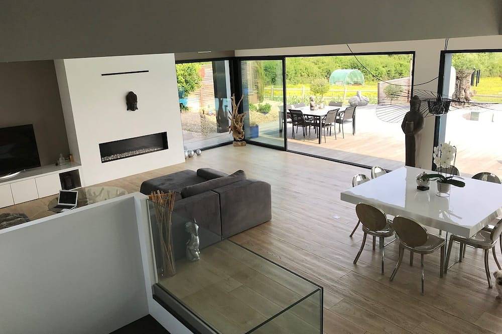 Arquitecto Villa con piscina climatizada in Séné, Côte des Mégalithes