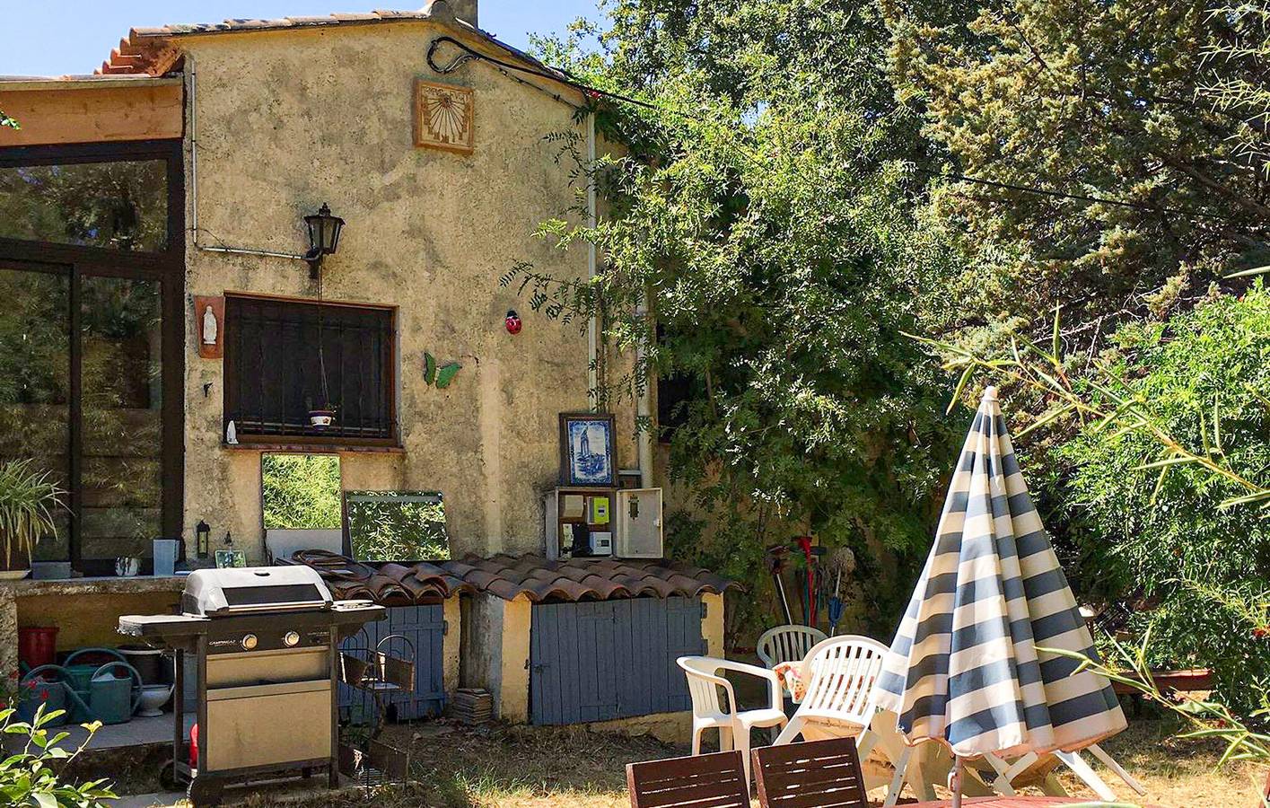 Charmant appartement 1 chambre avec piscine, parking et lave-linge : l'escapade idéale ! in Gonfaron, Région de Brignoles