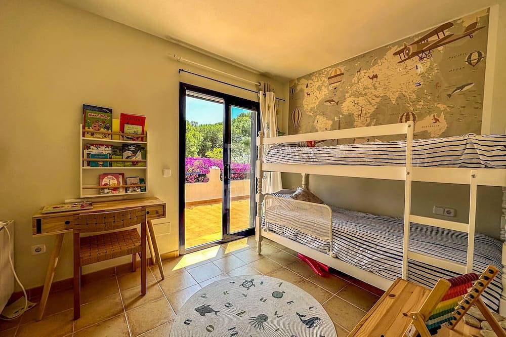 Mediterranean Villa 900m From the Beach! in Pals, Costa Brava